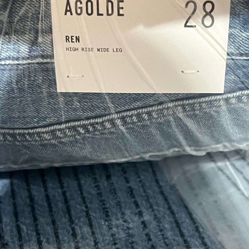 AGOLDE
Ren high-rise wide-leg recycled jeans - Picture 5 of 7